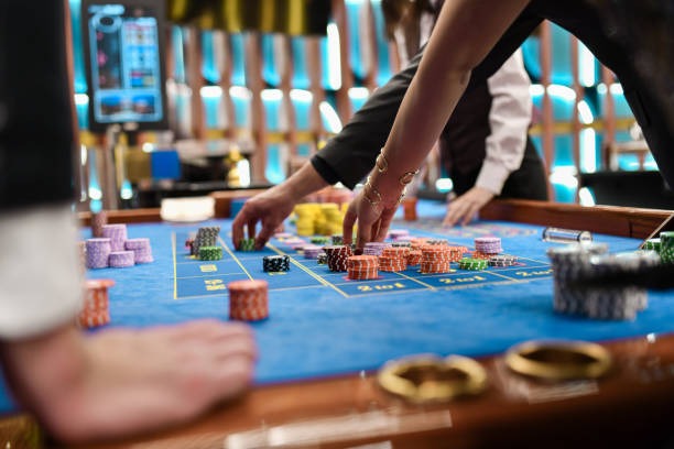 Live dealer table with multilingual chat interface on oborslot88